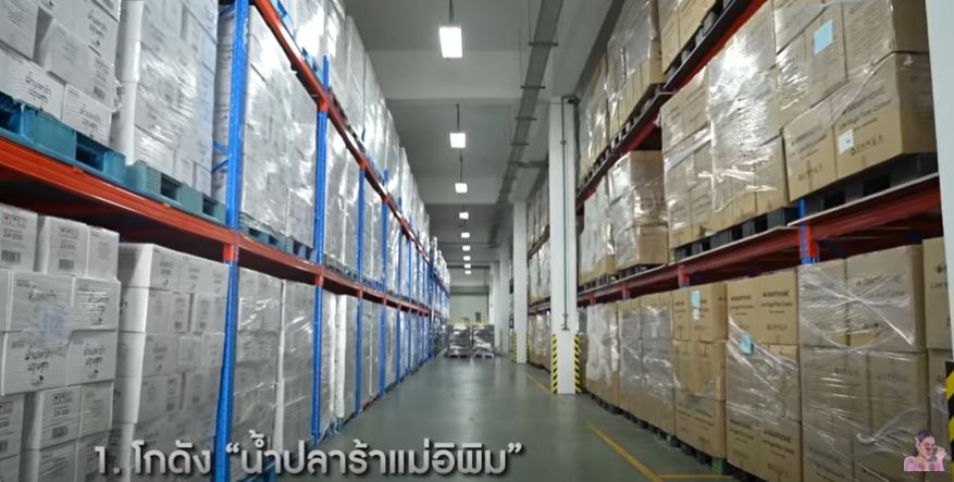 อลังการมาก!! พิมรี่พาย พาชมโกดัง 1000 ล้าน ที่ไม่เคยเปิดที่ไหนมาก่อน 
