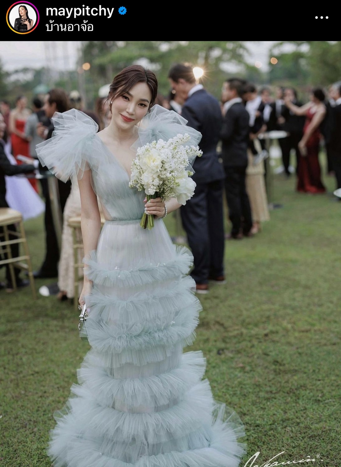 เมย์ พิชญ์นาฏ คว้าช่อดอกไม้งานแต่ง ปอย - โอ๊ค 