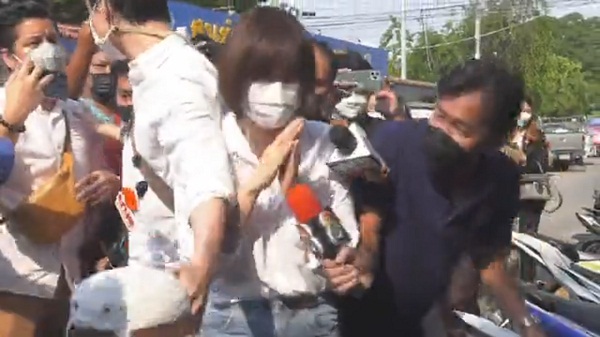“โบ สุรัตนาวี” – “ฮิปโป”  เข้าให้ปากคำเจ้าหน้าที่ตำรวจปมคดี “แตงโม”  (มีคลิป)