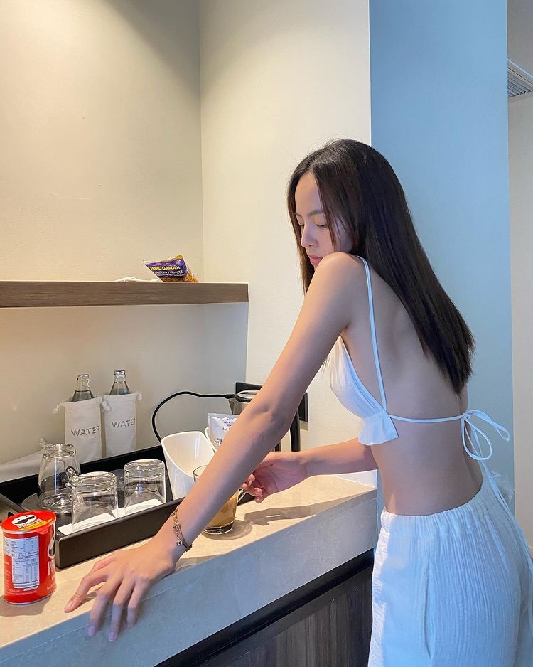 'ณิชา' อวดชุดชงกาแฟสุดวาบหวิวแต่ 'โตโน่' ไม่ถูกใจสิ่งนี้ 'ณิชา' อวดชุดชงกาแฟสุดวาบหวิวแต่ 'โตโน่' ไม่ถูกใจสิ่งนี้