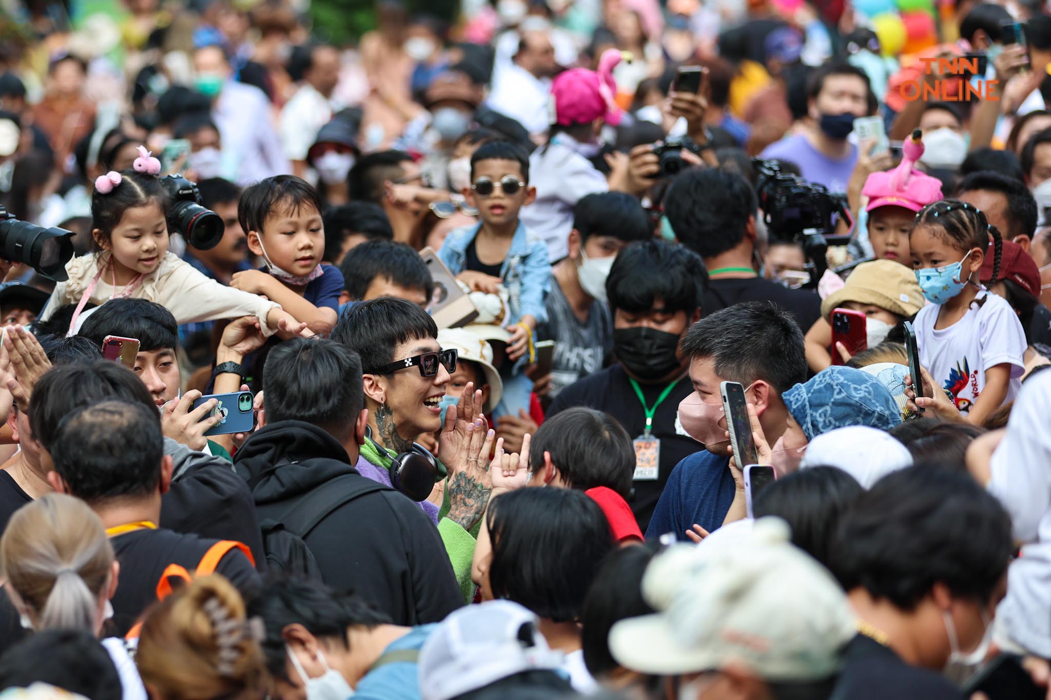 ทรงอย่างแบด”กระหึ่ม ฮาย-เซน บุกเซอร์ไพรส์น้องๆในวันเด็ก