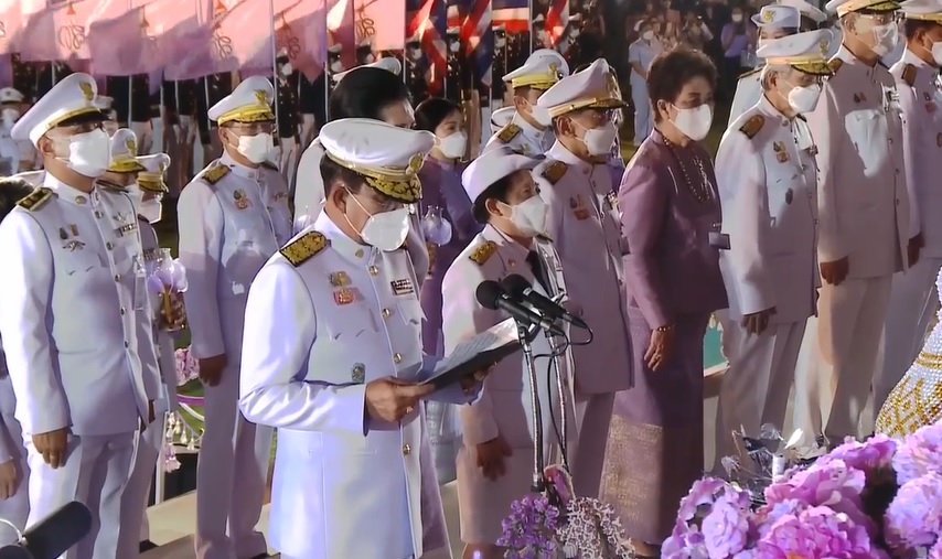 นายกฯ นำจุดเทียนถวายพระพรชัยมงคล วันเฉลิมพระชนมพรรษา สมเด็จพระนางเจ้าฯ พระบรมราชินี นายกฯ นำจุดเทียนถวายพระพรชัยมงคล วันเฉลิมพระชนมพรรษา สมเด็จพระนางเจ้าฯ พระบรมราชินี
