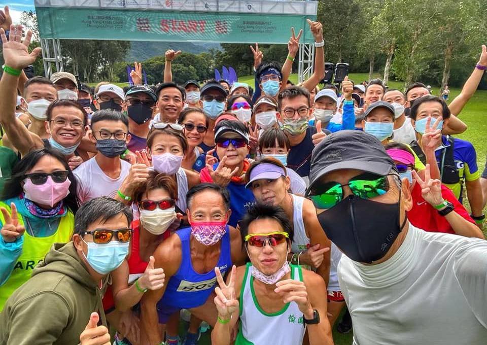 ที่หนึ่งในดวงใจ!! แฟนๆรุมล้อม 'โจวเหวินฟะ' วัย67ปี แข่งวิ่งมาราธอนฟอร์มฮอต