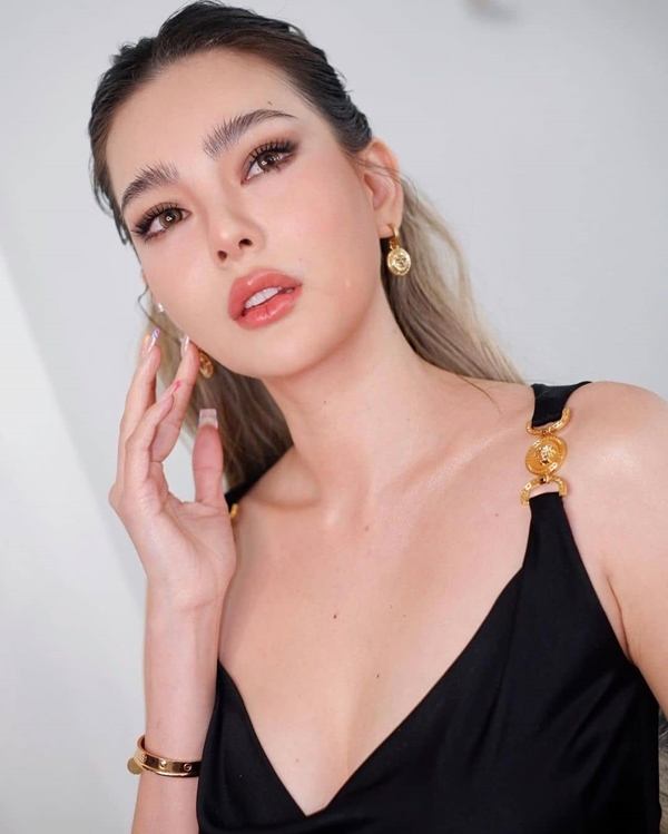 ดิว อริสรา ฟ้อง 10 ล้าน!! เบล บุษยา ข้อหาหมิ่นประมาท ดิว อริสรา ฟ้อง 10 ล้าน!! เบล บุษยา ข้อหาหมิ่นประมาท
