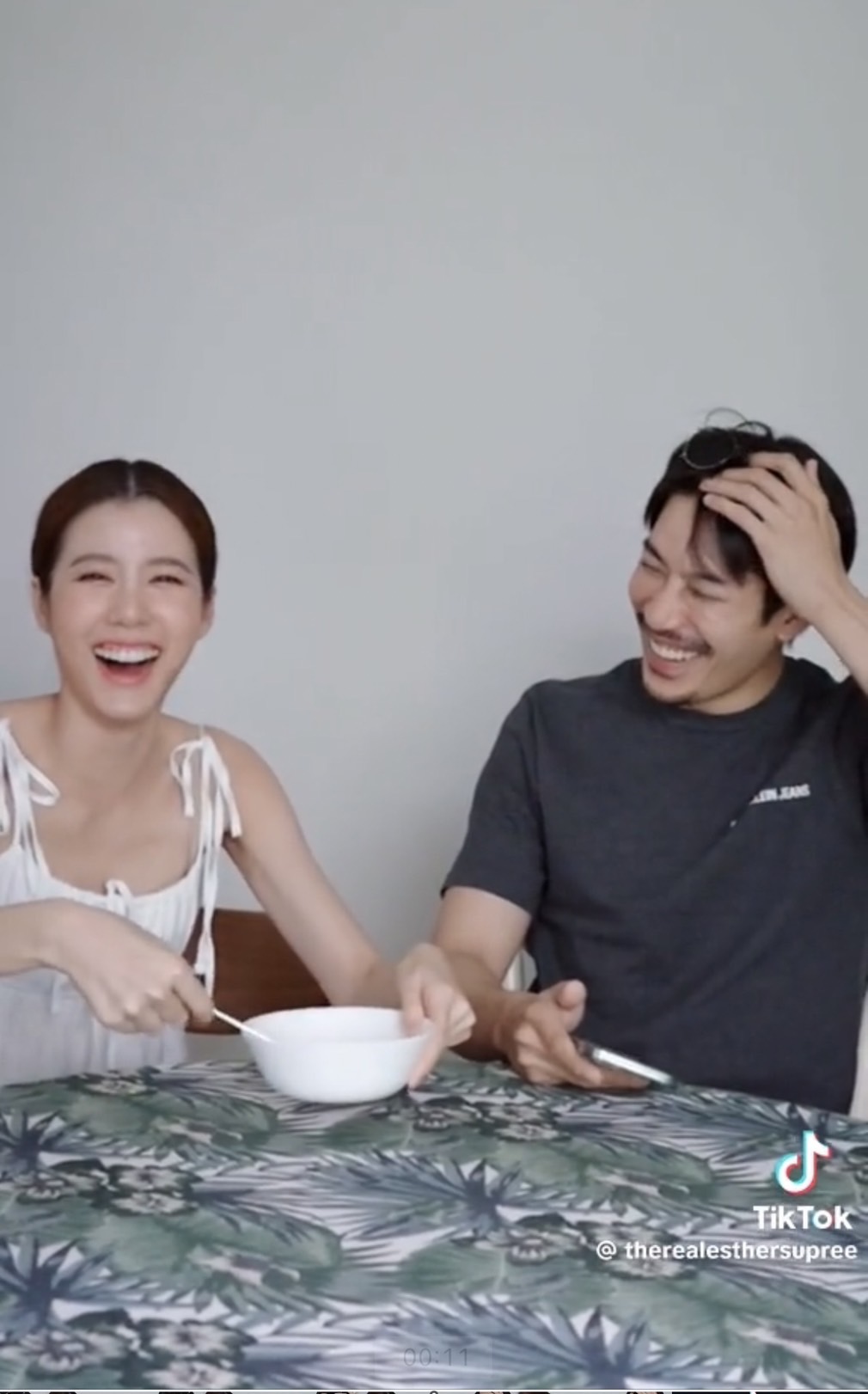 เอสเธอร์-เคน ภูภูมิ เผยโมเมนต์น่ารัก สยบข่าวถูกโยงเลิกกัน