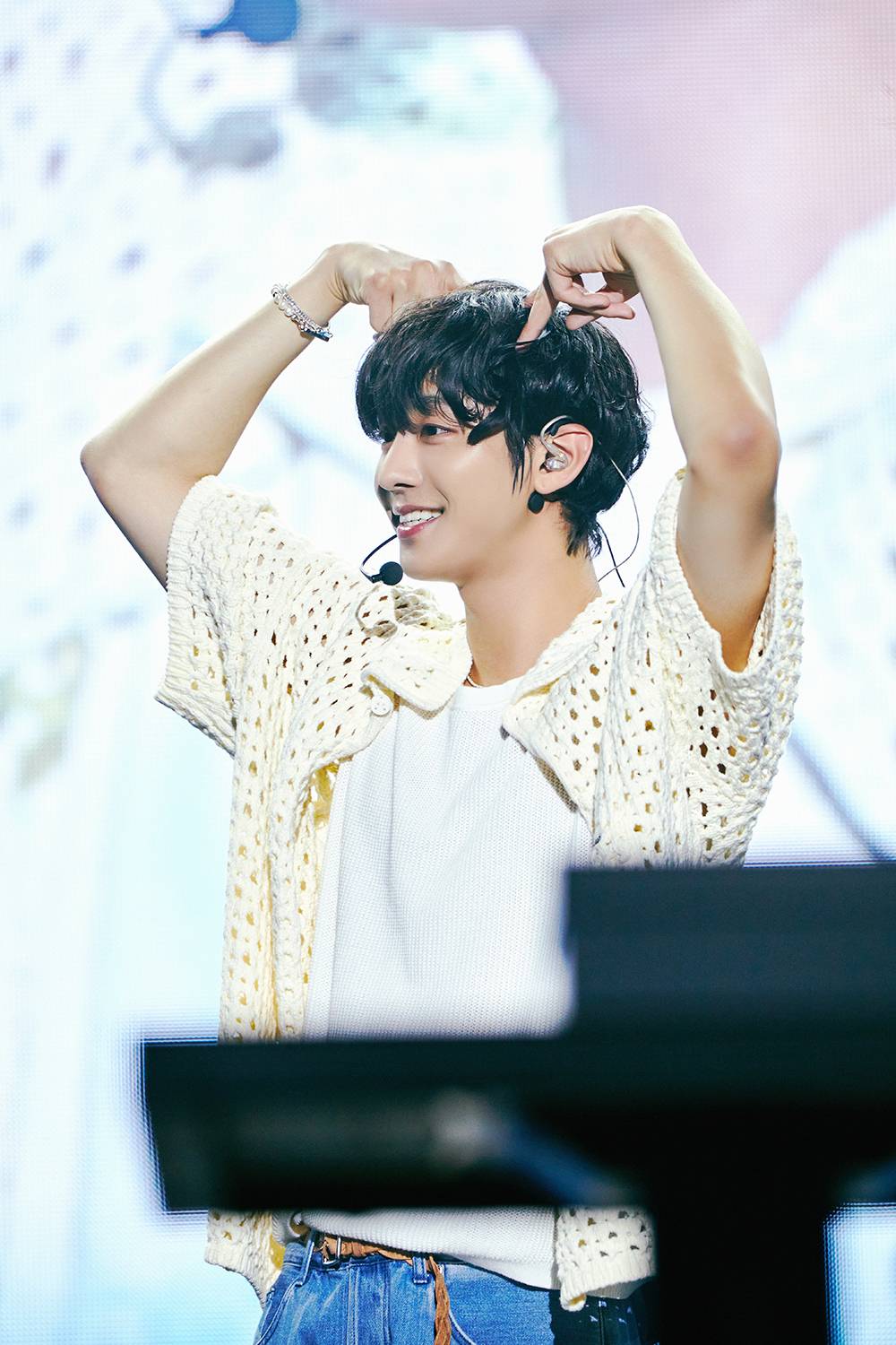 ถึงไทยคืนนี้!! 'อันฮโยซอบ' ส่งมินิฮาร์ทจากสนามบิน พร้อมจัดแฟนมีตครั้งแรก 22 ก.ค.นี้ ถึงไทยคืนนี้!! 'อันฮโยซอบ' ส่งมินิฮาร์ทจากสนามบิน พร้อมจัดแฟนมีตครั้งแรก 22 ก.ค.นี้