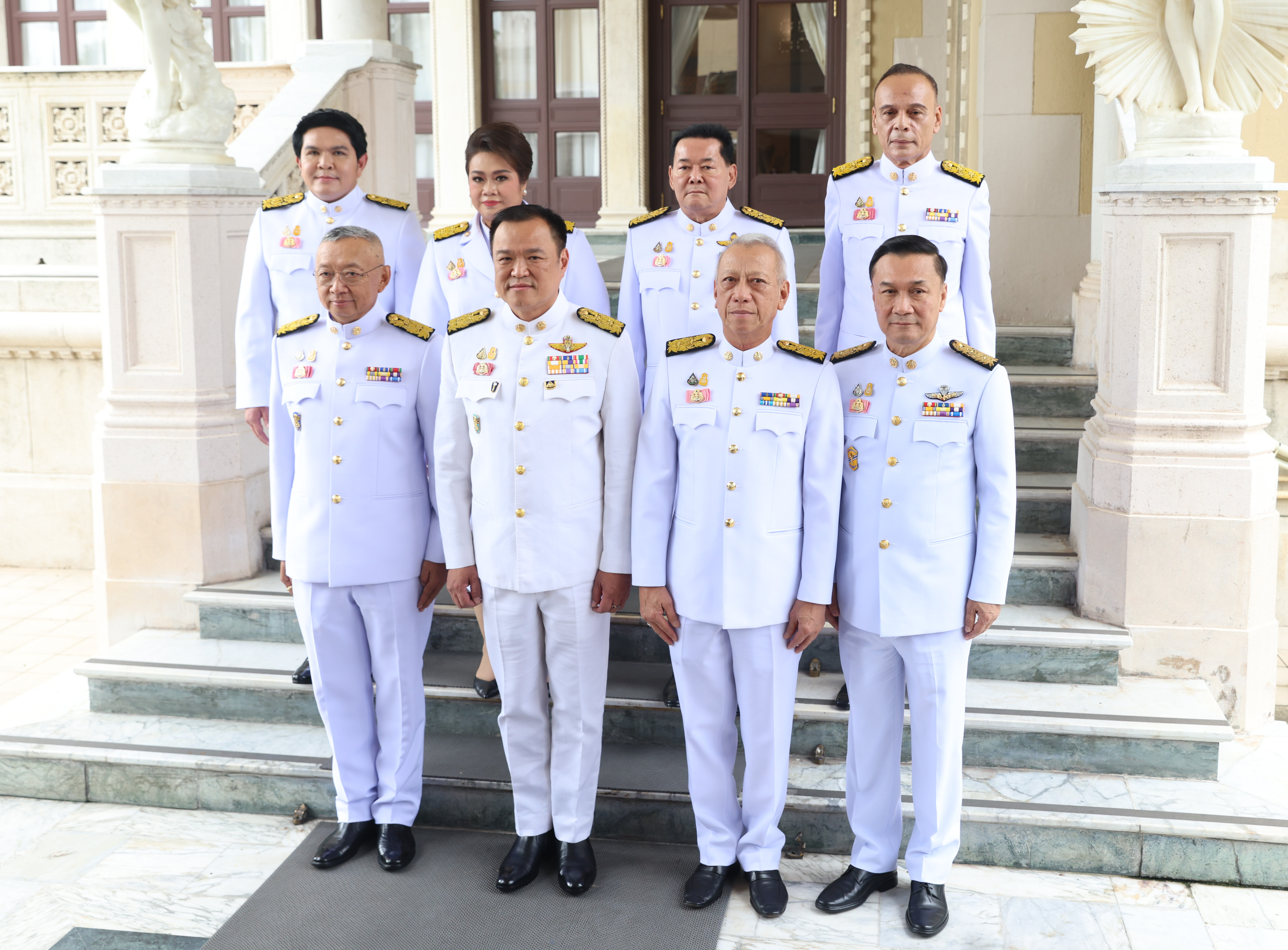 ประมวลภาพ นายกฯ นำครม.ชุดใหม่ถวายสัตย์ปฏิญาณตน-ถ่ายรูปใหม่