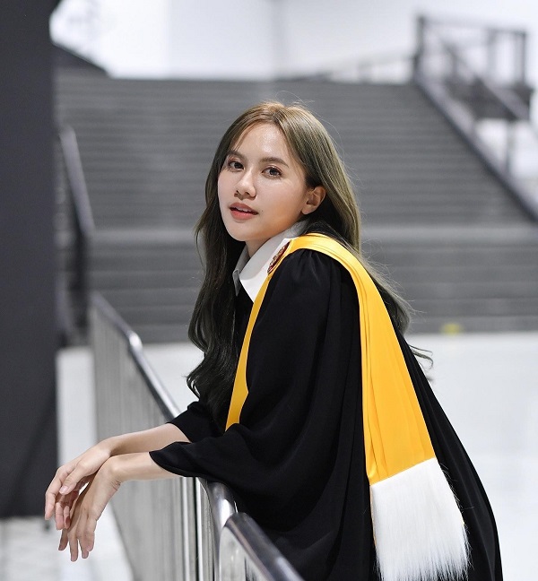 แฟนๆ ร่วมยินดี “น้ำหนึ่ง BNK48” เตรียมเข้ารับปริญญา แย้มแพลนเรียนต่อโท (มีคลิป)  