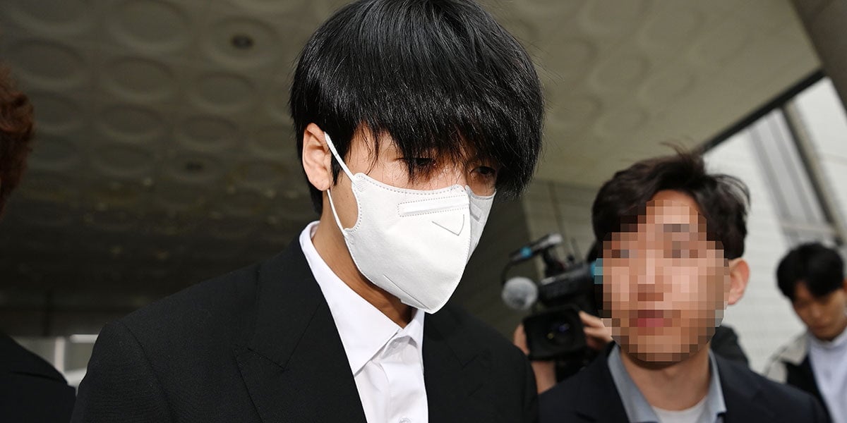 เข้ากรมไม่โปร่งใส!! ‘ราวี’ แร็ปเปอร์-พิธีกรดัง อำลาวง VIXX หลังขึ้นศาลครั้งแรก เข้ากรมไม่โปร่งใส!! ‘ราวี’ แร็ปเปอร์-พิธีกรดัง อำลาวง VIXX หลังขึ้นศาลครั้งแรก