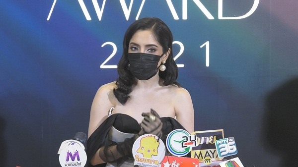 “พิ้งกี้ สาวิกา” ดีใจ “เบิร์ด” ส่งเสื้อให้ ยิ้มฝ่ายชายกำลังใจดี   (มีคลิป)