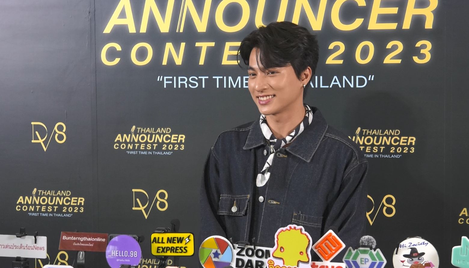 กลัฟ คณาวุฒิ ดีใจ แฟนมีตติ้งได้รับการตอบรับดี เผย ปิดกล้องละครแล้วอาจจะได้เจอกันเยอะขึ้น กลัฟ คณาวุฒิ ดีใจ แฟนมีตติ้งได้รับการตอบรับดี เผย ปิดกล้องละครแล้วอาจจะได้เจอกันเยอะขึ้น