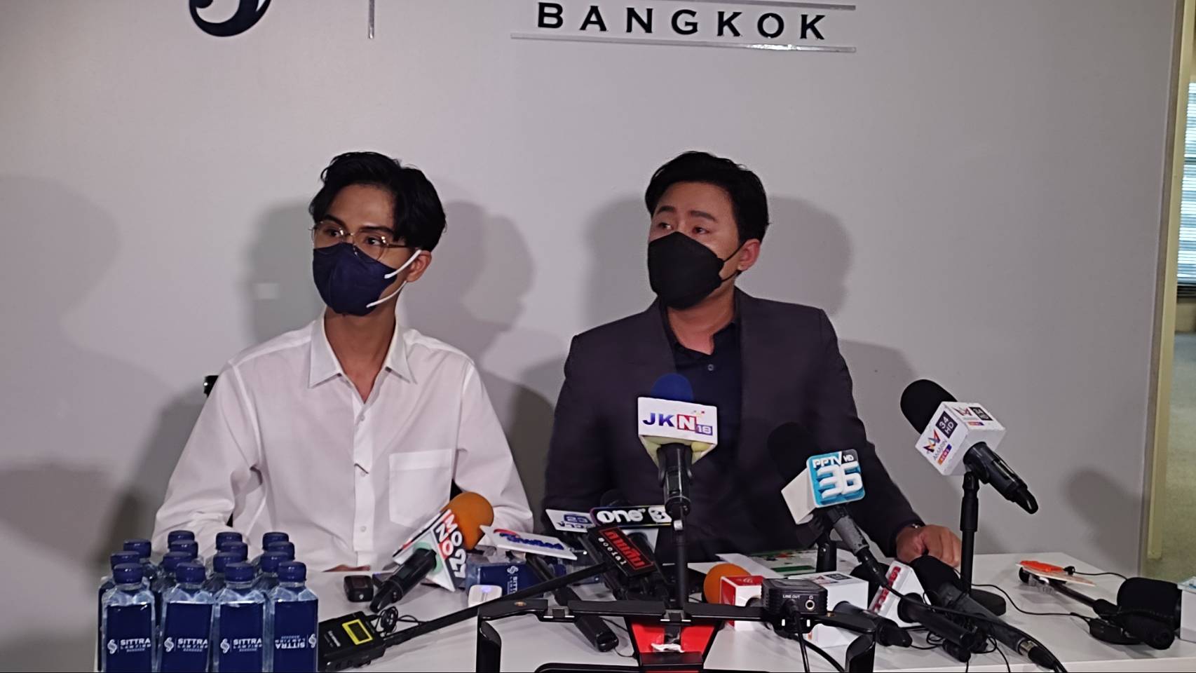 พอร์ส Yes Indeed ควง ทนายตั้ม โชว์หลักฐาน พร้อมรับงานอย่างอิสระหลังส่งหนังสือถึงค่าย พอร์ส Yes Indeed ควง ทนายตั้ม โชว์หลักฐาน พร้อมรับงานอย่างอิสระหลังส่งหนังสือถึงค่าย