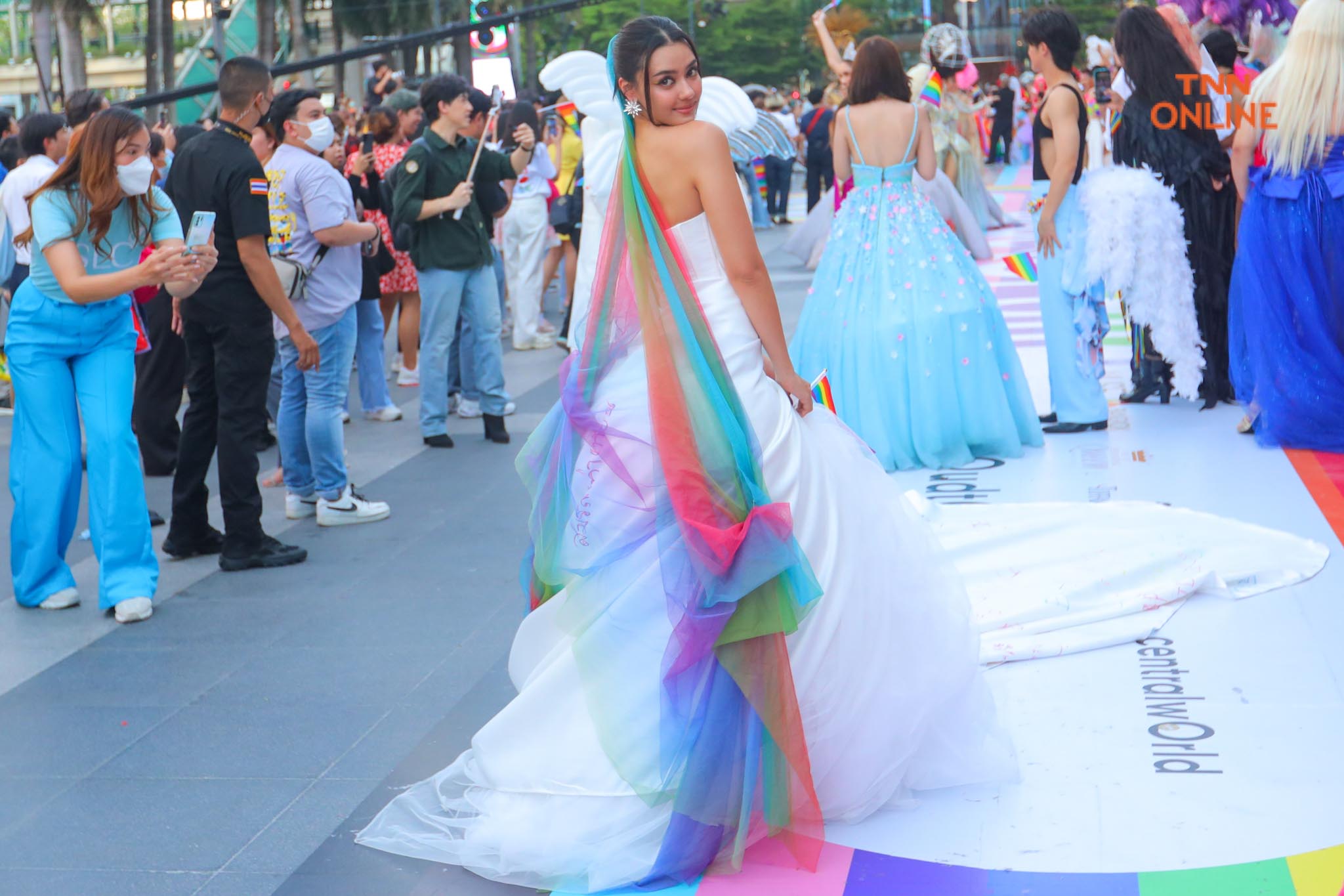 อลังการพาเหรด LGBTQIAN+ ร่วมฉลอง Pride Month สุดยิ่งใหญ่ กว่า 500 ชีวิต อลังการพาเหรด LGBTQIAN+ ร่วมฉลอง Pride Month สุดยิ่งใหญ่ กว่า 500 ชีวิต