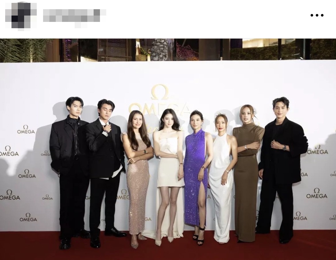 ส่องคนดัง ร่วมแชะภาพกับ “นางฟ้าฮันโซฮี” ส่องคนดัง ร่วมแชะภาพกับ “นางฟ้าฮันโซฮี”