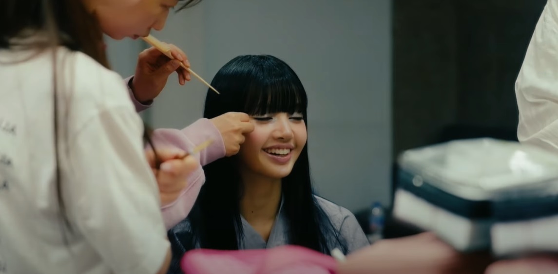 เปิดคลิปเบื้องหลัง ก่อนจะเป็น MV เพลง ROCKSTAR ของ “ลิซ่า” BLACKPINK 