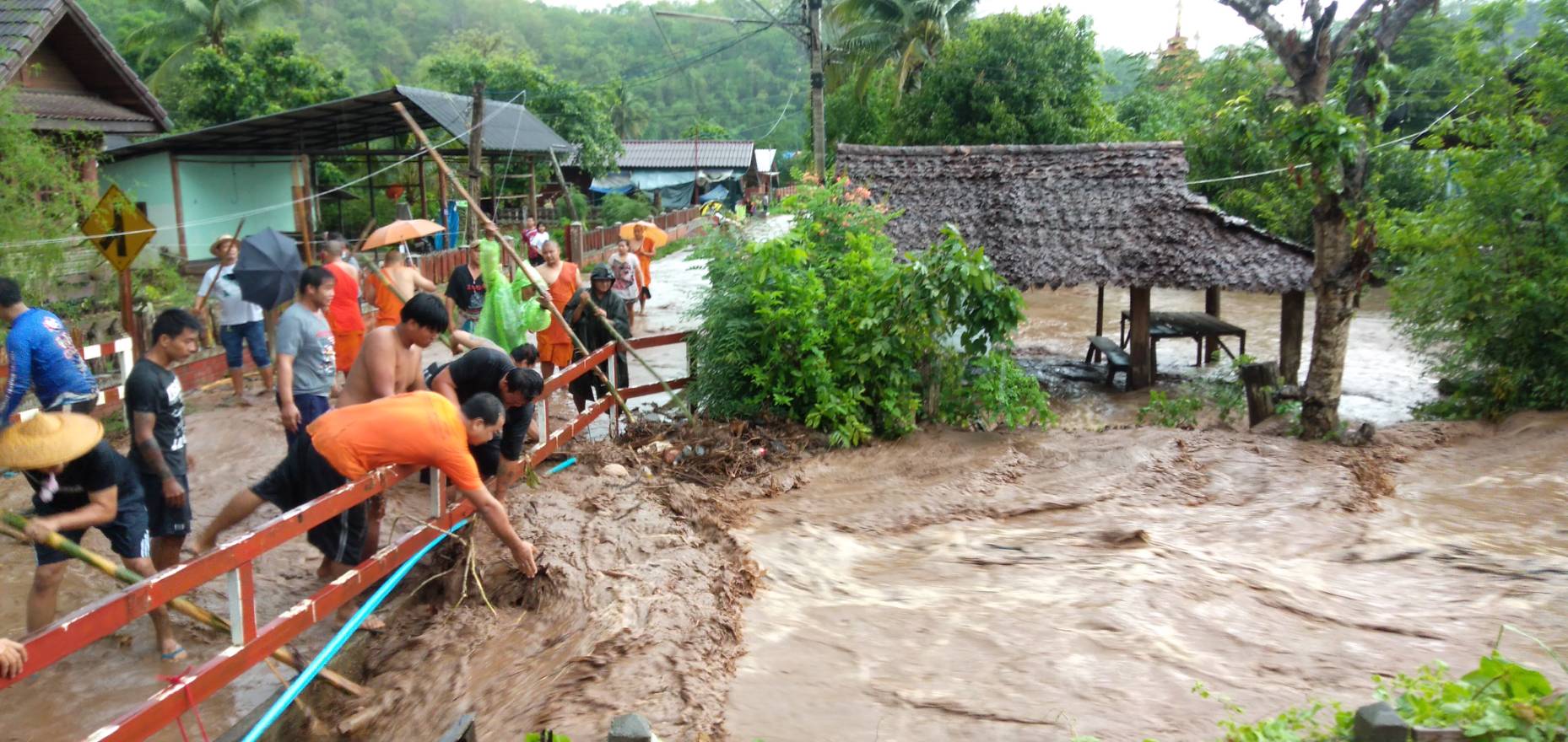 พายุฝนลูกเห็บ ถล่มแม่ฮ่องสอน ไฟฟ้าดับทั่วเมือง