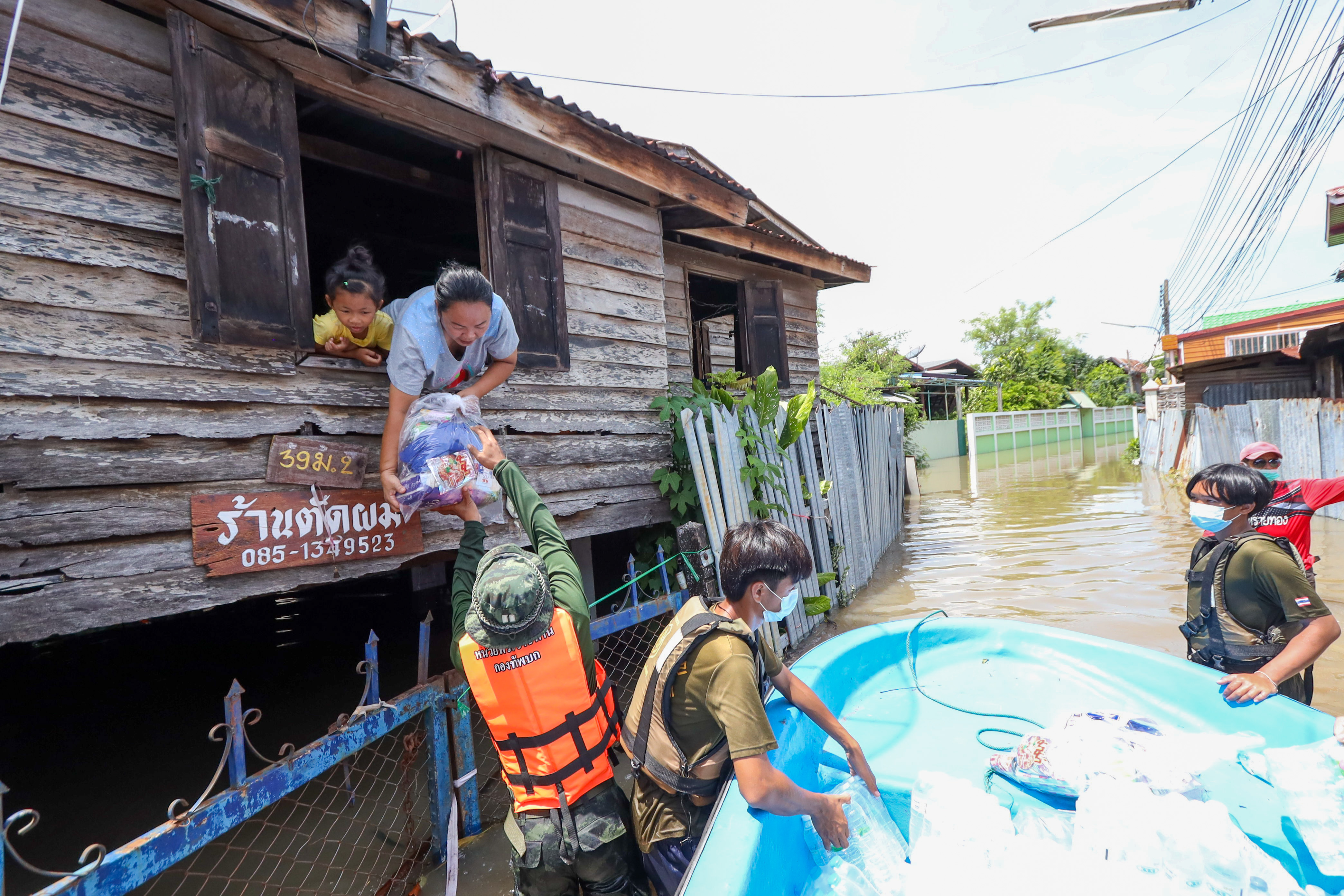 สรุปข่าวเด่นแห่งปี บันทึกเหตุการณ์ น้ำท่วมใหญ่ 2564 หวนซ้ำรอยในรอบ 10 ปี 