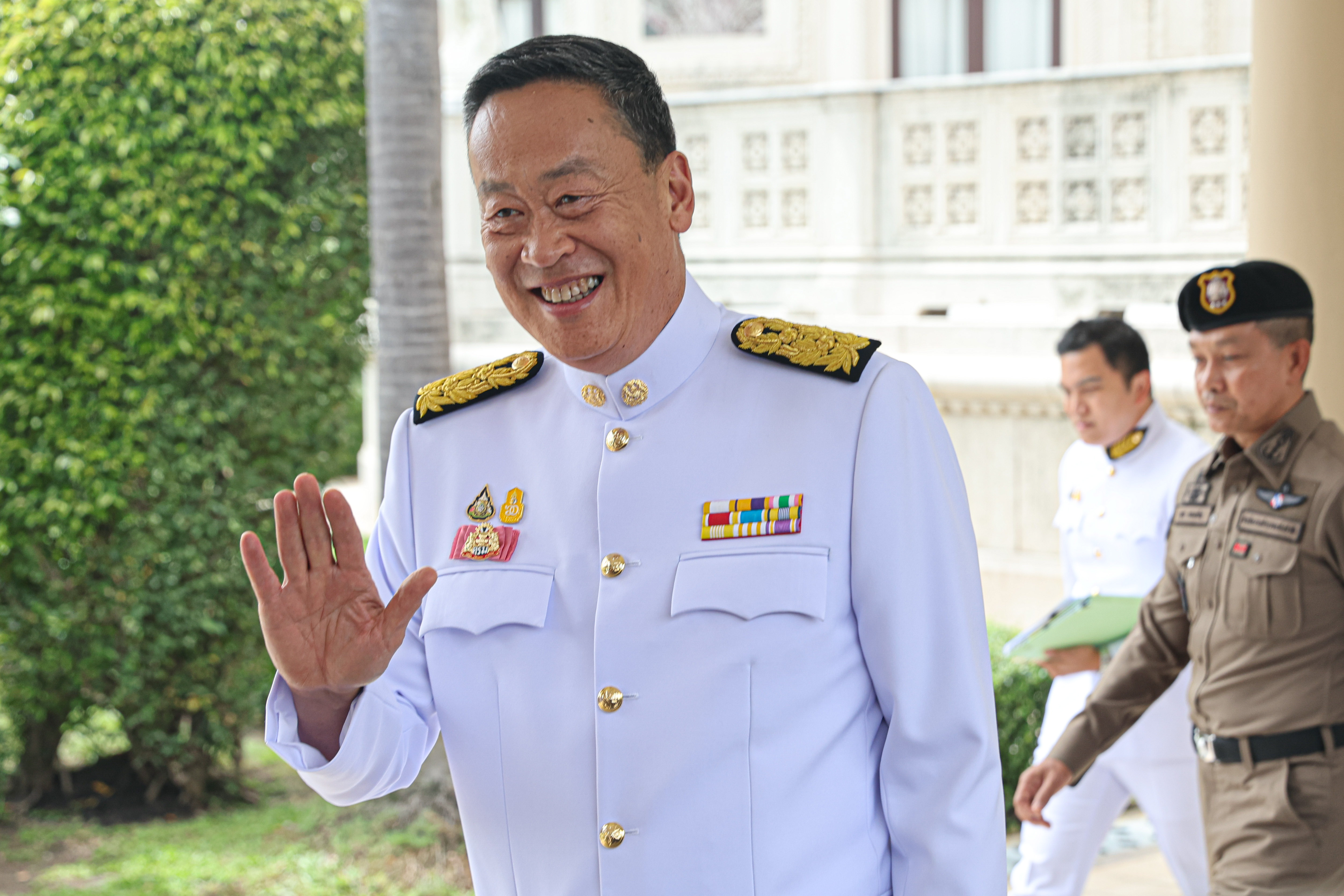 ประมวลภาพ นายกฯ นำครม.ชุดใหม่ถวายสัตย์ปฏิญาณตน-ถ่ายรูปใหม่