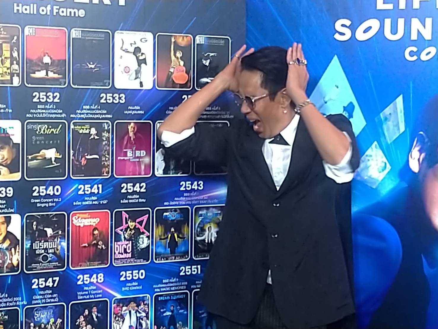 เบิร์ด ธงไชย พร้อมจัดเต็มความสุข คอนเสิร์ตใหญ่ในรอบ 3 ปี เบิร์ด ธงไชย พร้อมจัดเต็มความสุข คอนเสิร์ตใหญ่ในรอบ 3 ปี