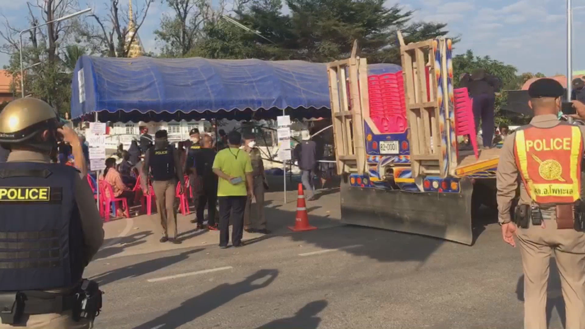 ม็อบปิดวัดบางคลาน-ผู้ว่าพิจิตรสั่งทำผิดดำเนินคดีทันที