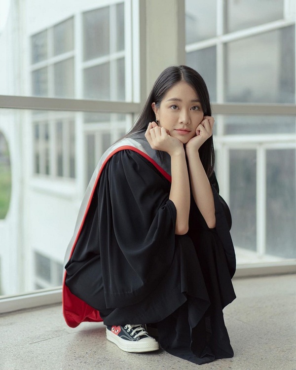 มายด์ 4EVE ปลื้ม แฟนๆ ร่วมรับปริญญา เผยยังไม่มีแพลนเรียนต่อโท   (มีคลิป)