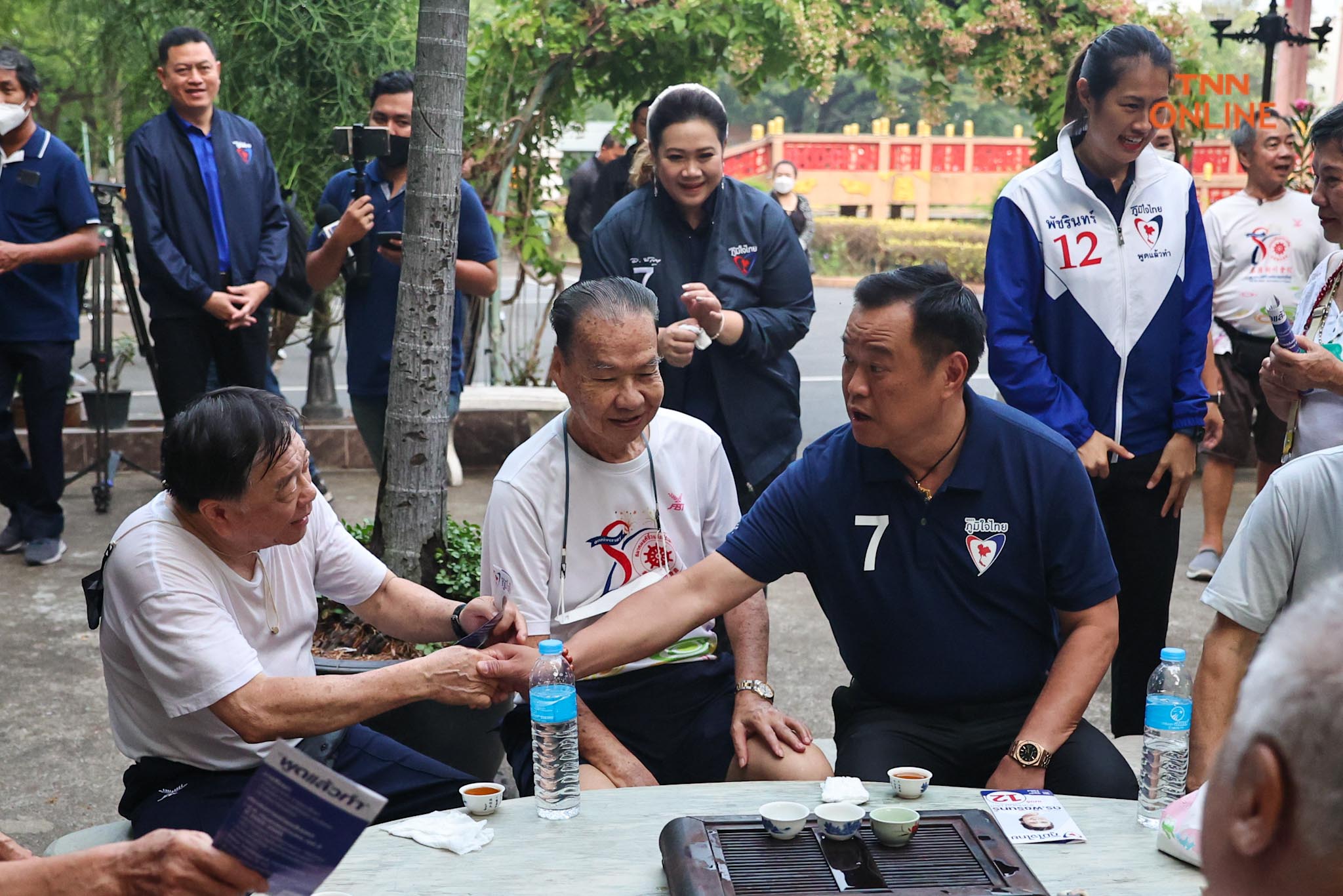 “อนุทิน” ลงพื้นที่สาทร เน้นนโยบายยกระดับคุณภาพชีวิต ปชช. “อนุทิน” ลงพื้นที่สาทร เน้นนโยบายยกระดับคุณภาพชีวิต ปชช.