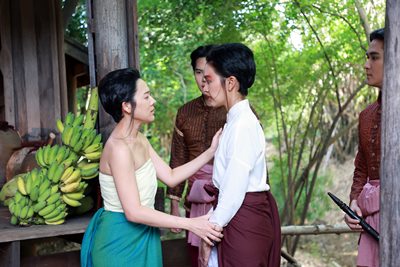 รักสามเศร้า เราสามคน “ทับทิม—ฟิล์ม-เอี๊ยง” สุดท้ายขอทำตามเสียงหัวใจ ใน “หม่อมเป็ดสวรรค์” รักสามเศร้า เราสามคน “ทับทิม—ฟิล์ม-เอี๊ยง” สุดท้ายขอทำตามเสียงหัวใจ ใน “หม่อมเป็ดสวรรค์”