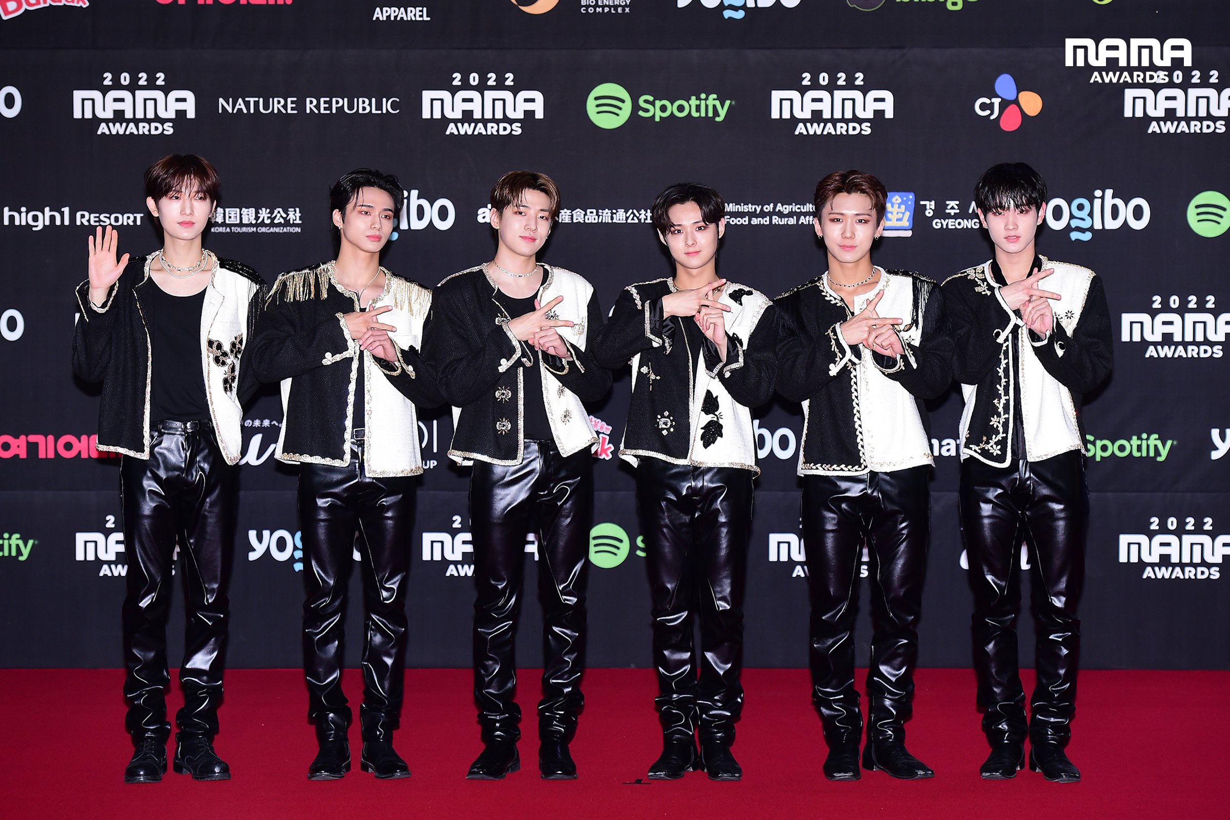 เปิดฉากงาน MAMA!! 'อีแจอุค-LE SSERAFIM-SOMI’ นำทัพสตาร์ฮอตบนพรมแดง