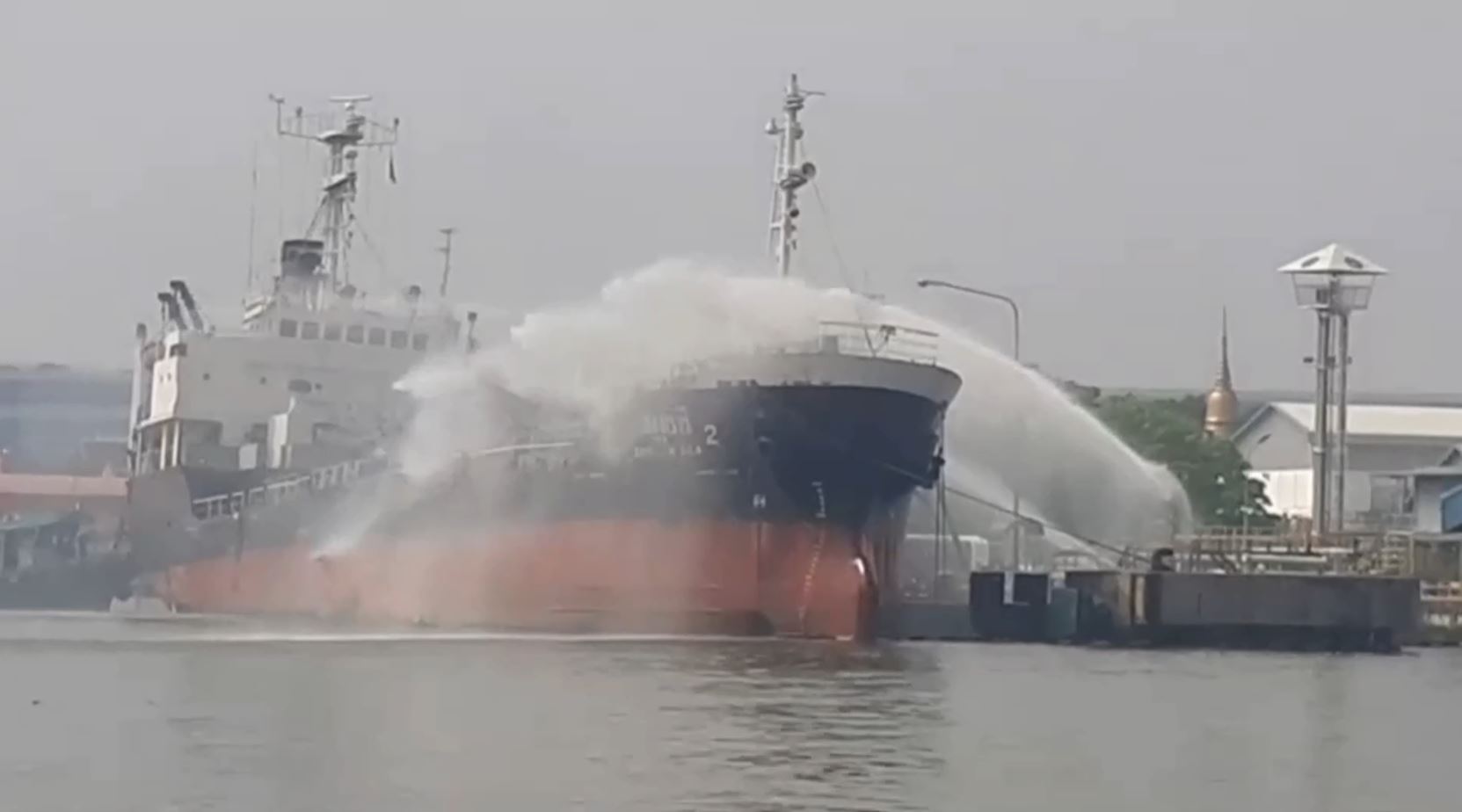 ไฟไหม้เรือบรรทุกน้ำมันสมูธซี 2 บริเวณท่าเรือ IRPC สมุทรปราการ