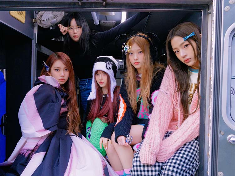 ประวัติ NewJeans วงที่สะท้านวงการ K-pop ตั้งแต่เดบิวต์ 