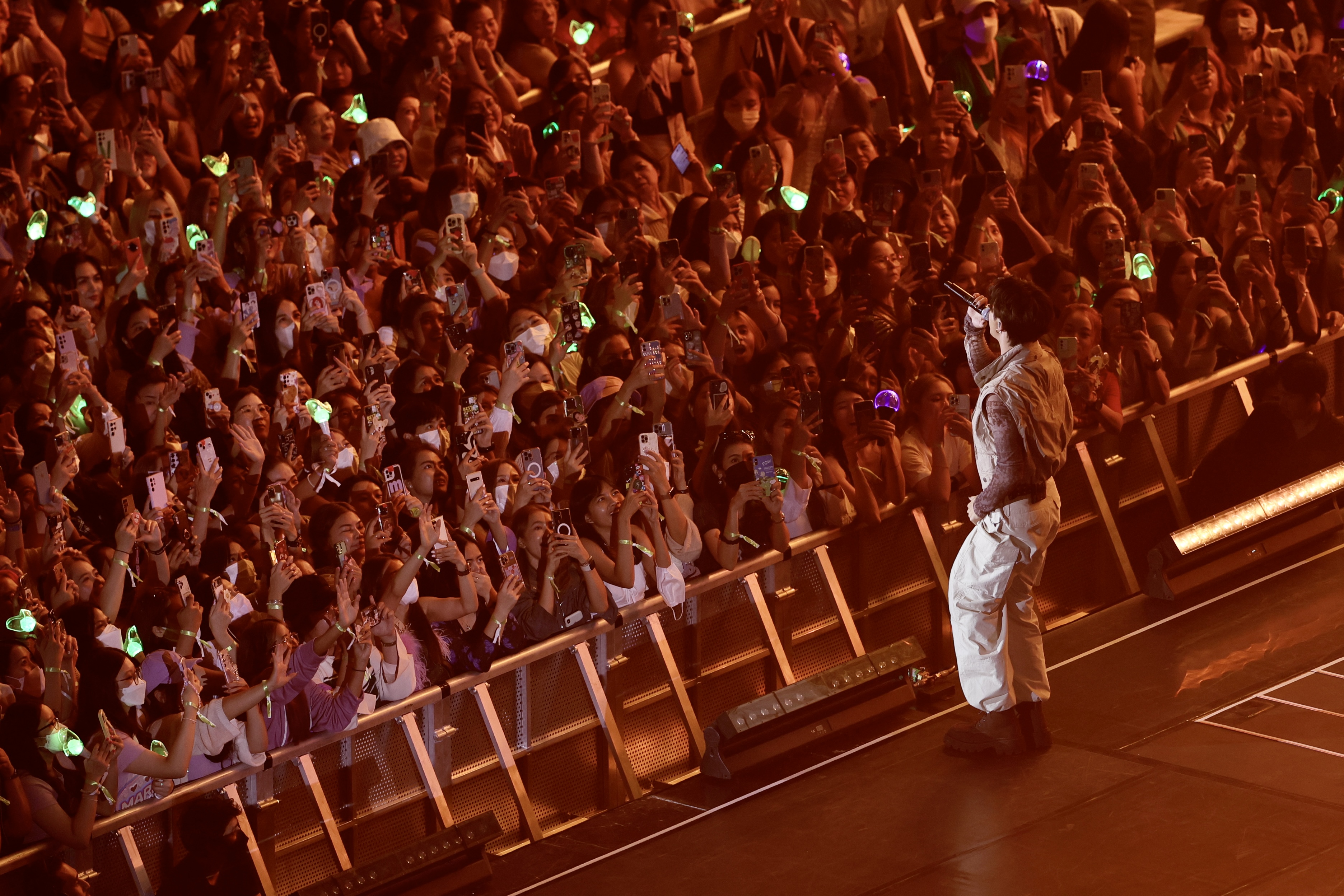 สีเขียวทั้งฮอลล์! ภาพบรรยากาศ คอนเสิร์ต Mark Tuan The Other Side Asia Tour ในวันแรก สีเขียวทั้งฮอลล์! ภาพบรรยากาศ คอนเสิร์ต Mark Tuan The Other Side Asia Tour ในวันแรก