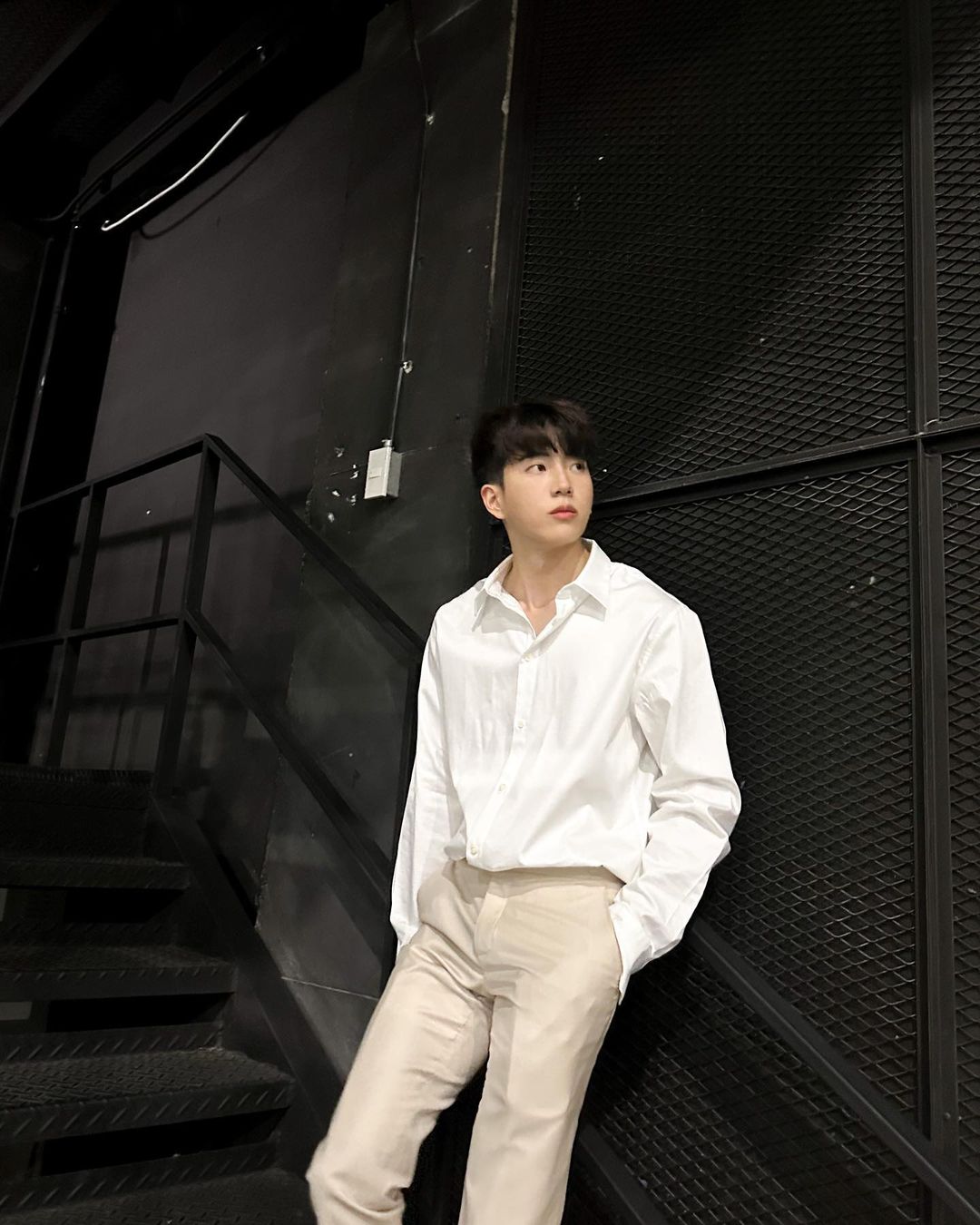 เปิดวาร์ป นนกุล หนุ่มหน้าใส มีคลิปเดินคุย ถือผ้าคลุมไหล่ให้ แอฟ ทักษอร