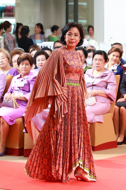 สมเด็จพระกนิษฐาธิราชเจ้า กรมสมเด็จพระเทพฯ เสด็จฯไปทรงเป็นประธานเปิดงาน “สานสายใยเพื่อผลิตภัณฑ์สายใจไทย ครั้งที่ ๒๖ ” สมเด็จพระกนิษฐาธิราชเจ้า กรมสมเด็จพระเทพฯ เสด็จฯไปทรงเป็นประธานเปิดงาน “สานสายใยเพื่อผลิตภัณฑ์สายใจไทย ครั้งที่ ๒๖ ”