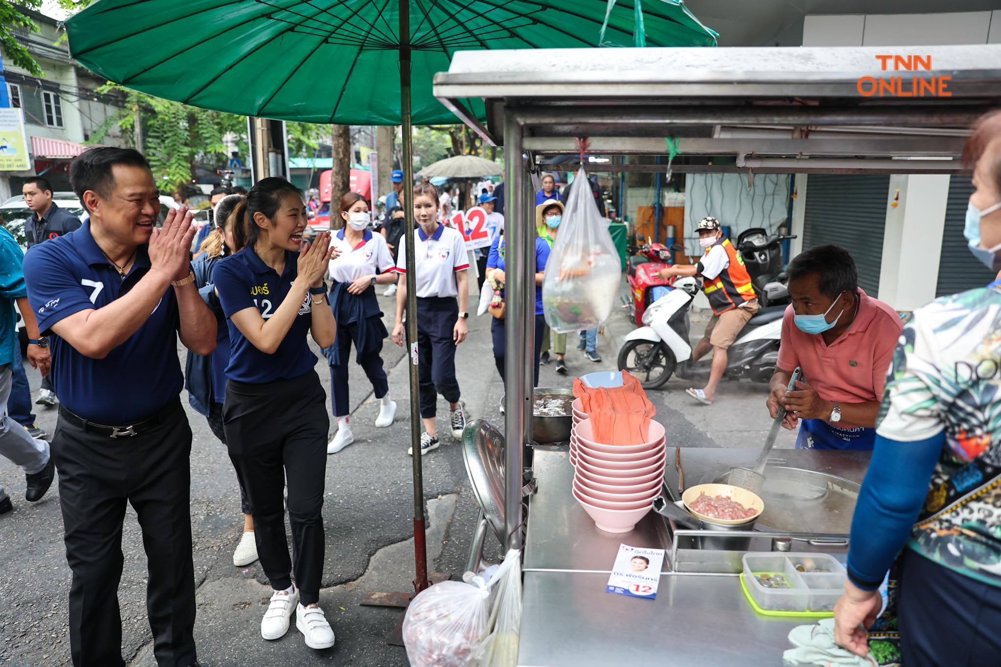 “อนุทิน” ลงพื้นที่สาทร เน้นนโยบายยกระดับคุณภาพชีวิต ปชช. “อนุทิน” ลงพื้นที่สาทร เน้นนโยบายยกระดับคุณภาพชีวิต ปชช.