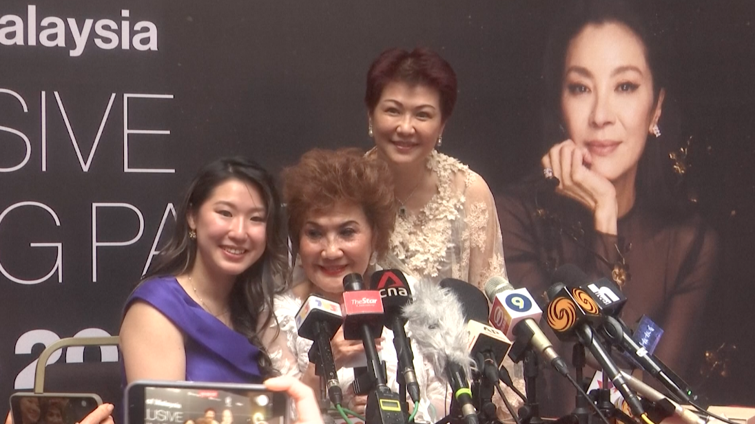 มาเลเซียฉลองใหญ่!! หลัง ‘มิเชล โหย่ว’ ขึ้นแท่นสตรีเอเชียคนแรก คว้าออสการ์ดารานำหญิงมาครอง มาเลเซียฉลองใหญ่!! หลัง ‘มิเชล โหย่ว’ ขึ้นแท่นสตรีเอเชียคนแรก คว้าออสการ์ดารานำหญิงมาครอง
