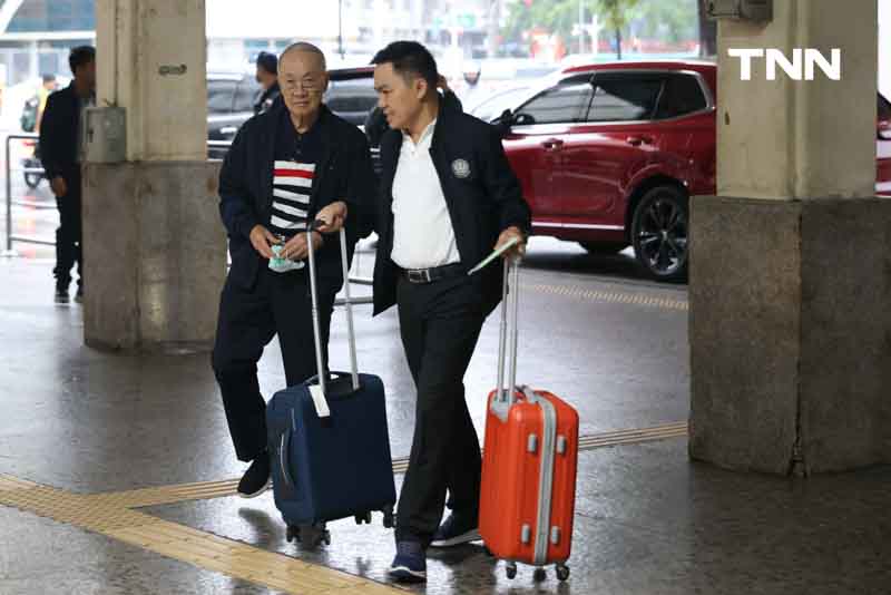 นายกฯร่วมเดินทางโดยรถไฟ นำสมาชิกพรรคเพื่อไทยร่วมเสวนาที่หัวหิน นายกฯร่วมเดินทางโดยรถไฟ นำสมาชิกพรรคเพื่อไทยร่วมเสวนาที่หัวหิน