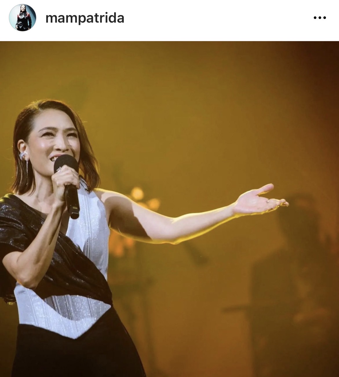 เปิดใจ แหม่ม พัชริดา เจ้าของเสียงร้อง รักมิใช่ดวงดาวเมื่อพราวแสง ไวรัลสุดฮิตในโซเชียล!!
