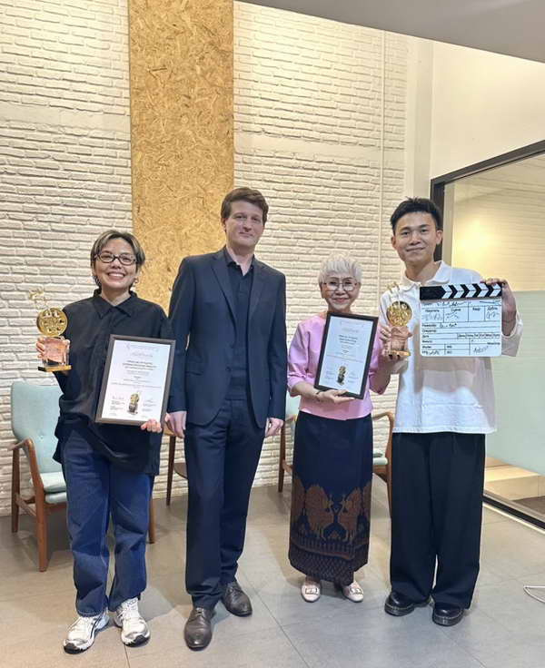 หลานม่า ปังไม่หยุด! คว้าอีก 2 รางวัล เทศกาลภาพยนตร์รัสเซีย หลานม่า ปังไม่หยุด! คว้าอีก 2 รางวัล เทศกาลภาพยนตร์รัสเซีย