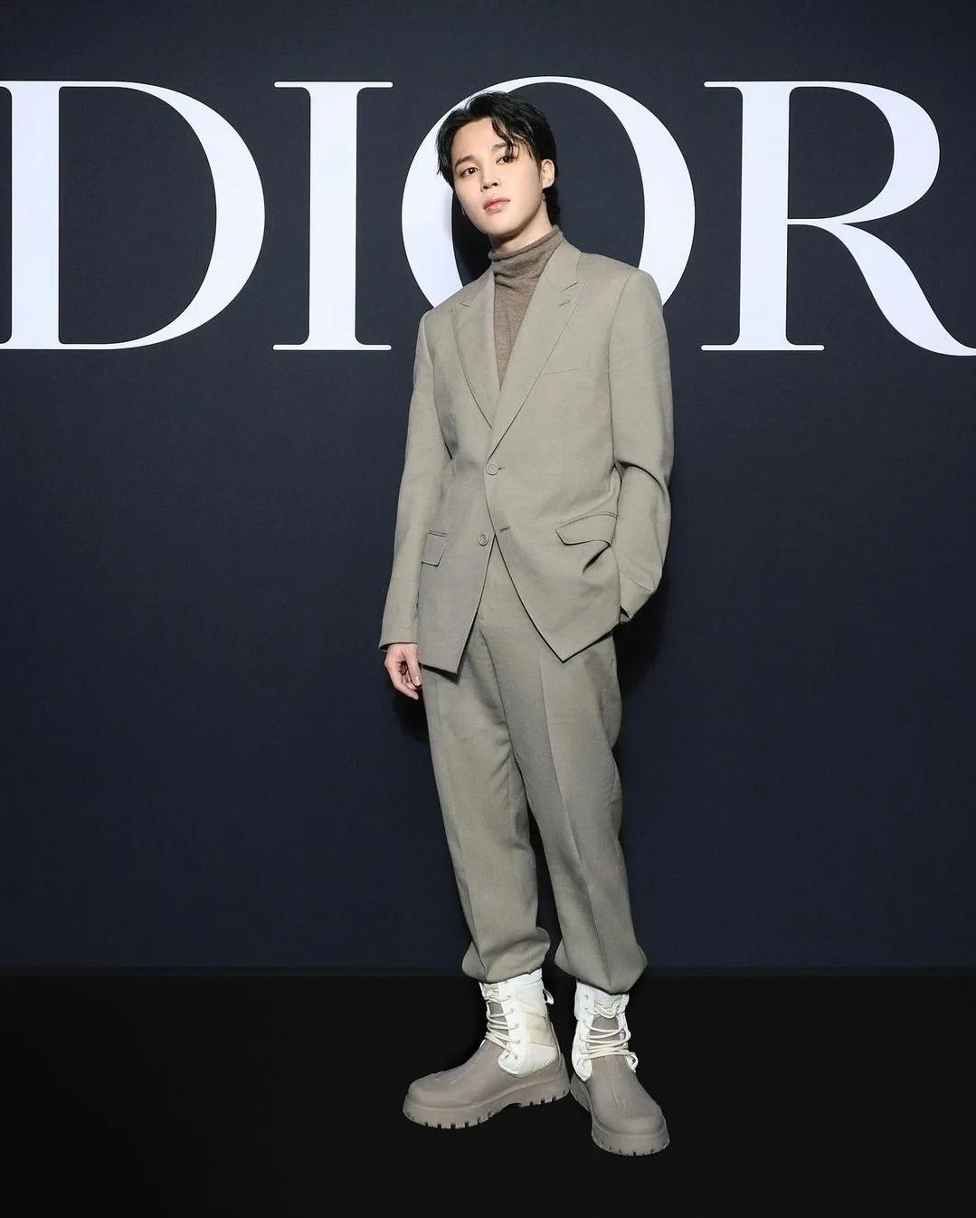 มาย ภาคภูมิ-เจมส์จิ-จีมิน-เจโฮป!! ร่วมชมแฟชั่นโชว์แบรนด์ Dior ที่ปารีสแฟชั่นวีค มาย ภาคภูมิ-เจมส์จิ-จีมิน-เจโฮป!! ร่วมชมแฟชั่นโชว์แบรนด์ Dior ที่ปารีสแฟชั่นวีค