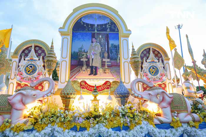 เปิดงานมหรสพสมโภชยิ่งใหญ่ เฉลิมพระเกียรติพระบาทสมเด็จพระเจ้าอยู่หัว เปิดงานมหรสพสมโภชยิ่งใหญ่ เฉลิมพระเกียรติพระบาทสมเด็จพระเจ้าอยู่หัว