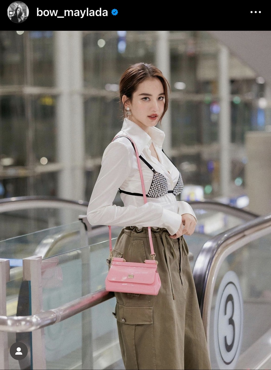 โบว์ เมลดา สวยสับ! แอร์พอร์ตลุคก่อนลัดฟ้าชมแฟชั่นมิลาน โบว์ เมลดา สวยสับ! แอร์พอร์ตลุคก่อนลัดฟ้าชมแฟชั่นมิลาน