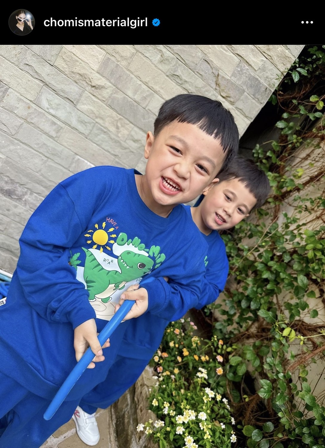 ทายาทหมื่นล้าน น้องพายุ ลูกชายพ่อน็อต-แม่ชม หอบฟางทำงานอย่างเซียน! ทายาทหมื่นล้าน น้องพายุ ลูกชายพ่อน็อต-แม่ชม หอบฟางทำงานอย่างเซียน!