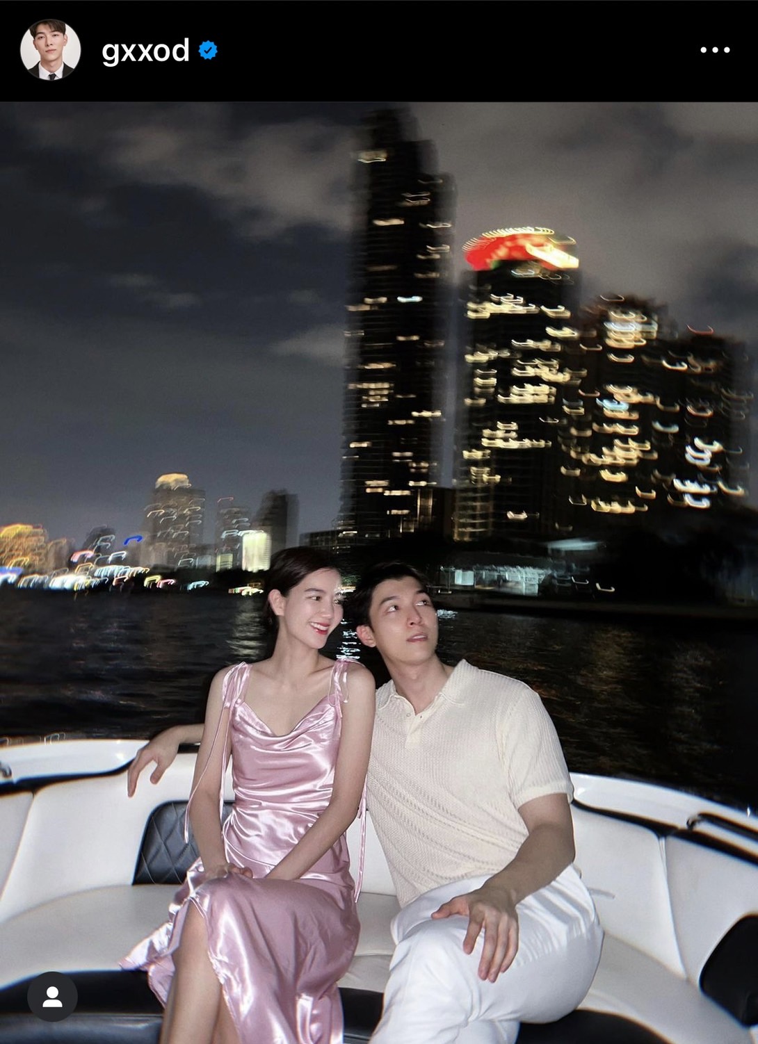 ริชชี่ - ก็อต ล่องเรือชมวิวโชว์ความหวาน ริชชี่ - ก็อต ล่องเรือชมวิวโชว์ความหวาน