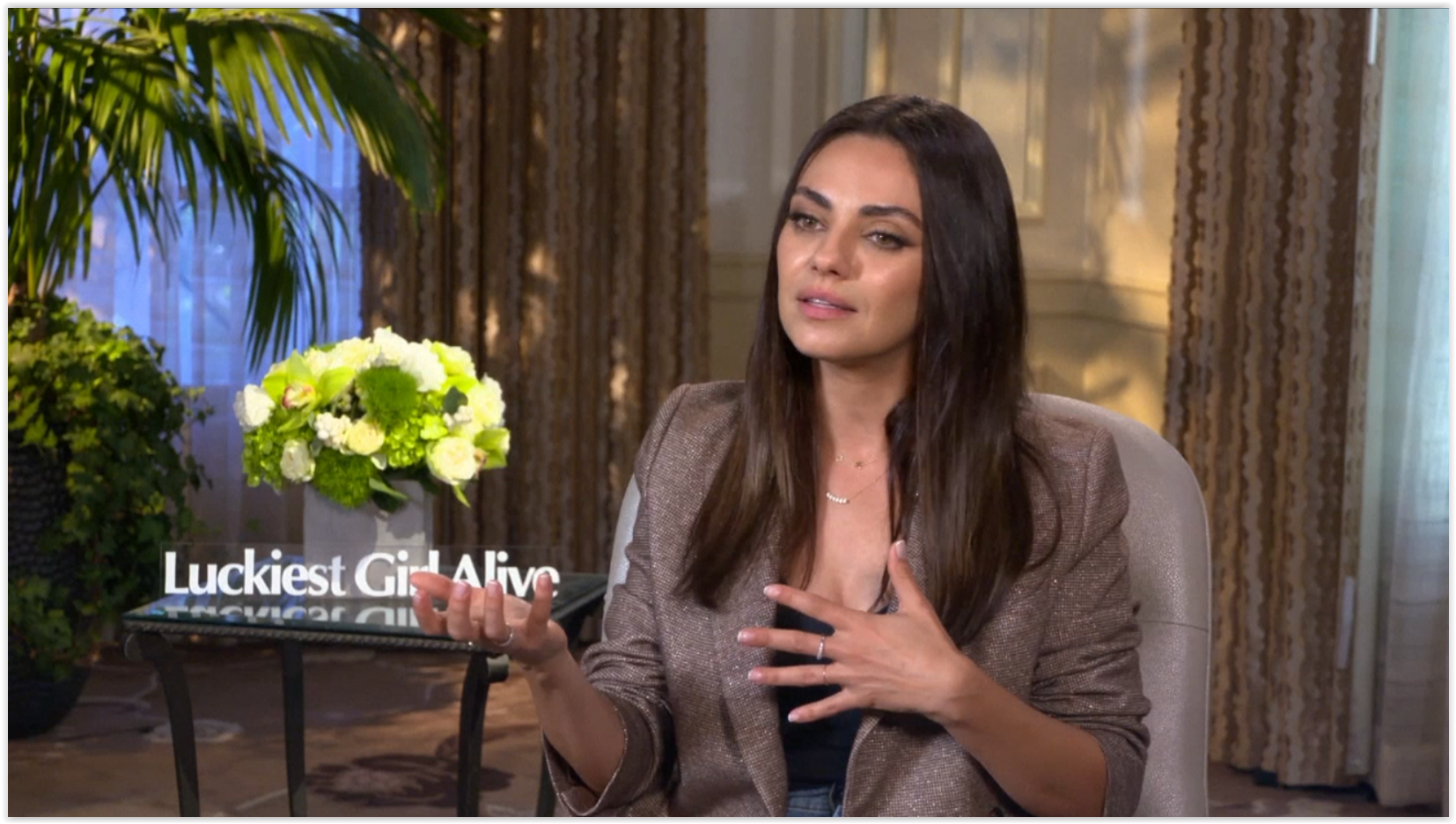 ชาวเน็ตยี้ !  Mila Kunis  พฤติกรรมประหลาด เข้าห้องน้ำไม่ปิดประตู
