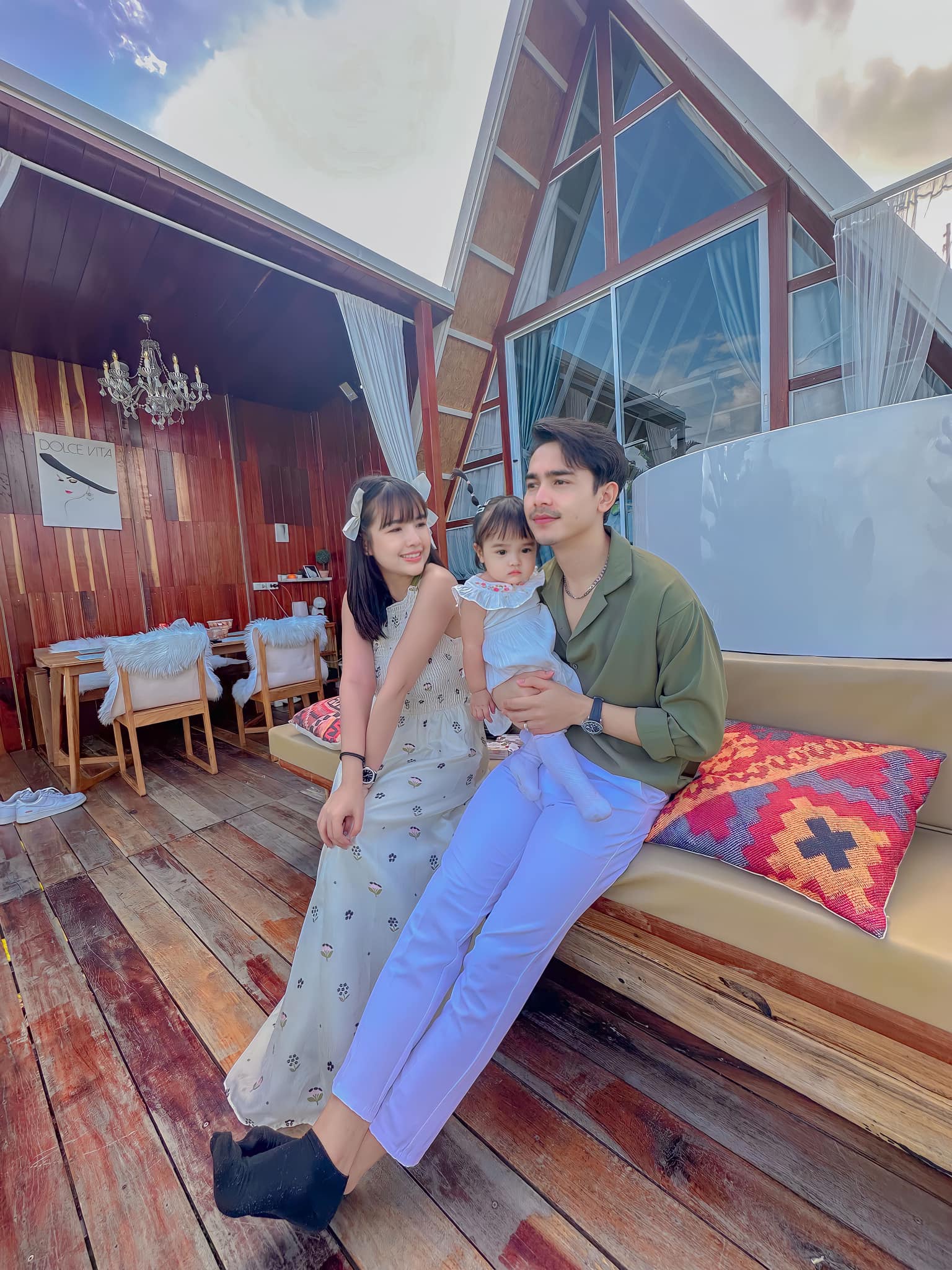 แห่ชื่นชม เจนนี่ รัชนก แก้ไขสถานการณ์ได้ดี หลังแฟนคลับจับแก้ม ยูจิน แต่พี่เลี้ยงปัดมือออก!!