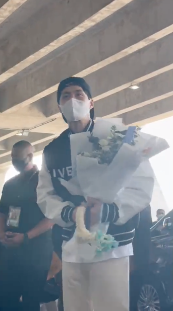 'หัวหน้าฮง' ถึงไทยแล้ว!! ‘คิมซอนโฮ’ สร้างความประทับใจที่สนามบินก่อนจัดแฟนมีตแรก 11-12 ก.พ.นี้ 'หัวหน้าฮง' ถึงไทยแล้ว!! ‘คิมซอนโฮ’ สร้างความประทับใจที่สนามบินก่อนจัดแฟนมีตแรก 11-12 ก.พ.นี้