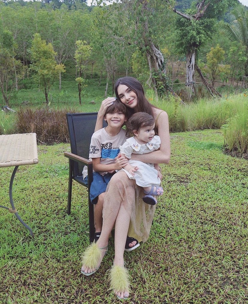 ซาร่า ตอบให้ชาวเน็ตถาม โควิดเบา น้องแม็กซ์เวลล์ ได้เจอแด๊ดดี้ ไมค์ หรือยัง? ซาร่า ตอบให้ชาวเน็ตถาม โควิดเบา น้องแม็กซ์เวลล์ ได้เจอแด๊ดดี้ ไมค์ หรือยัง?
