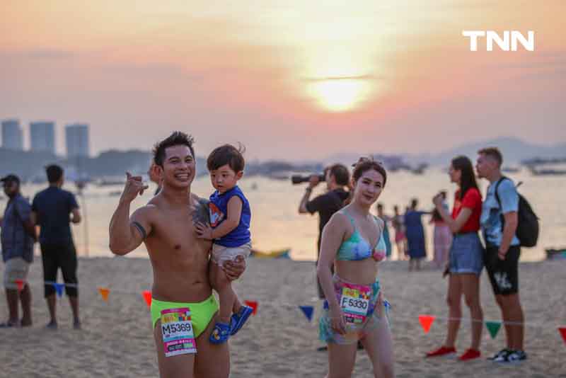 ทะเลลุกเป็นไฟ นักวิ่งกว่า 5,000 คน วิ่งบิกินี่ริมหาดพัทยา ทะเลลุกเป็นไฟ นักวิ่งกว่า 5,000 คน วิ่งบิกินี่ริมหาดพัทยา