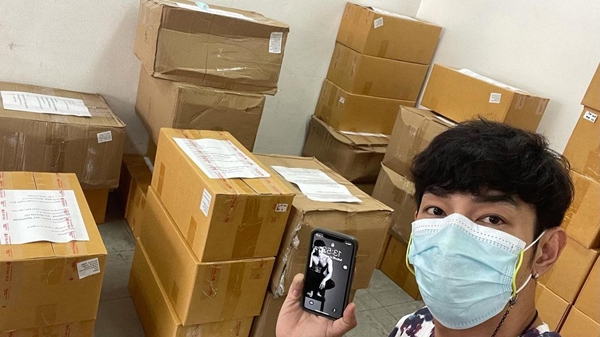 อาร์ต พศุตม์ เดินหน้าเอาผิดเกรียนคีย์บอร์ด เจอหมายศาลทักมาขอโทษด่วน!! อาร์ต พศุตม์ เดินหน้าเอาผิดเกรียนคีย์บอร์ด เจอหมายศาลทักมาขอโทษด่วน!!
