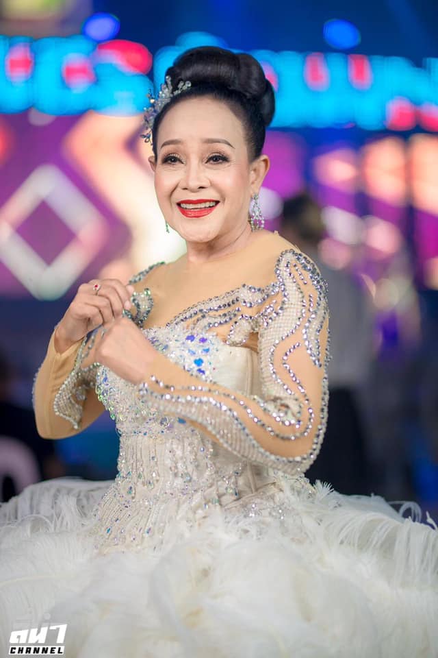 แห่ส่งกำลังใจ แม่นกน้อย หลังโพสต์ภาพน่าเป็นห่วง แห่ส่งกำลังใจ แม่นกน้อย หลังโพสต์ภาพน่าเป็นห่วง